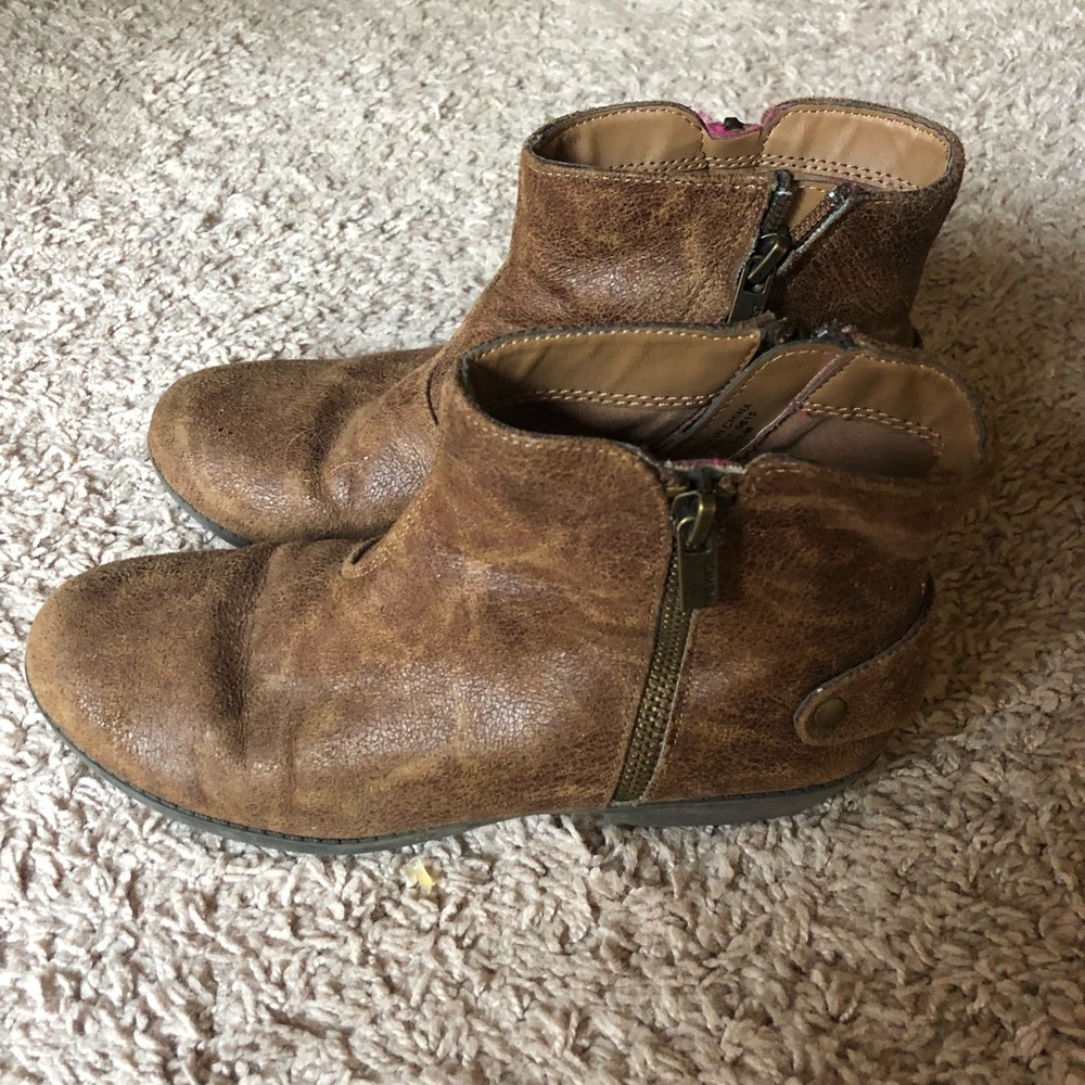 Nine West Tan booties